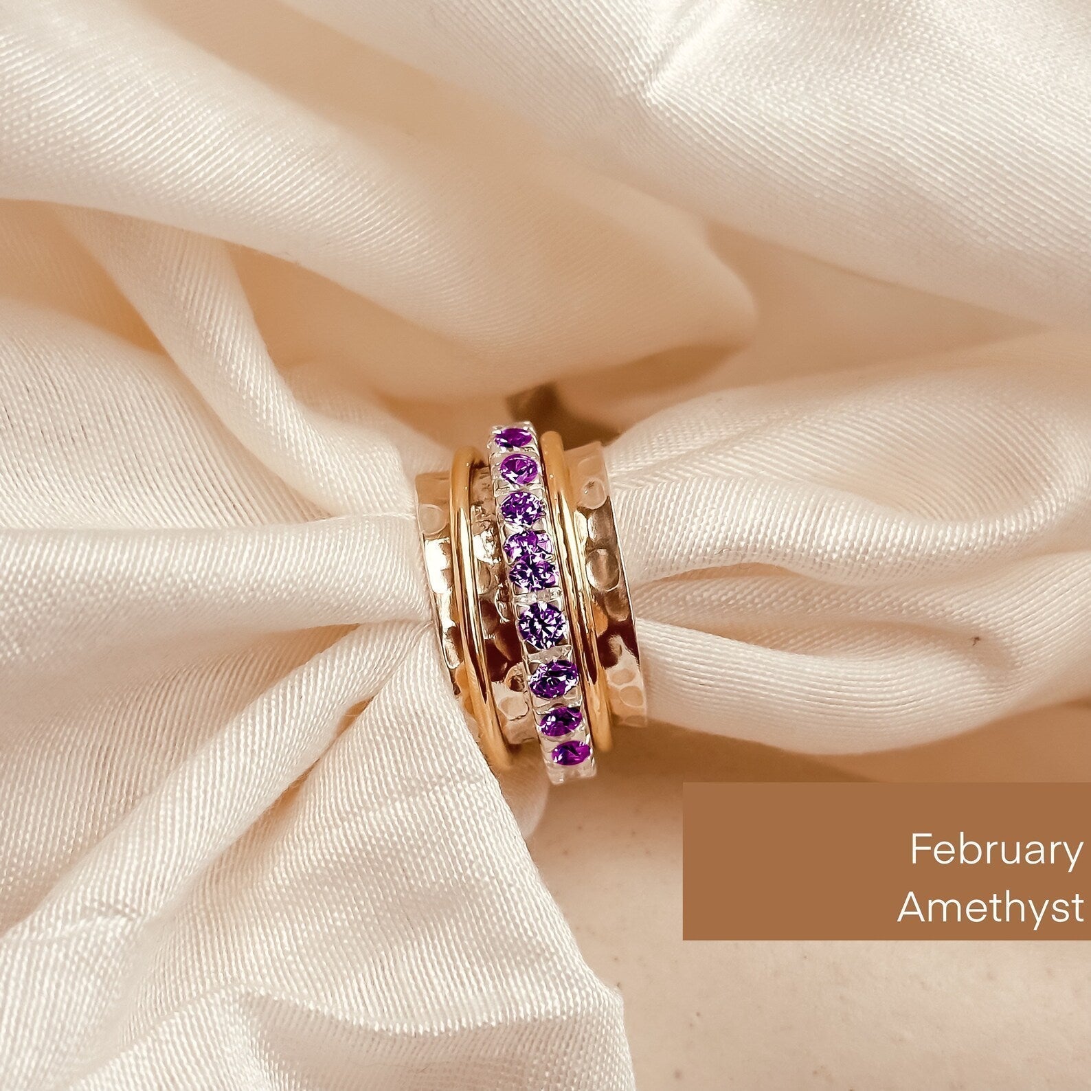 August Birthstone Eternity Spinner Ring - Octonov 
