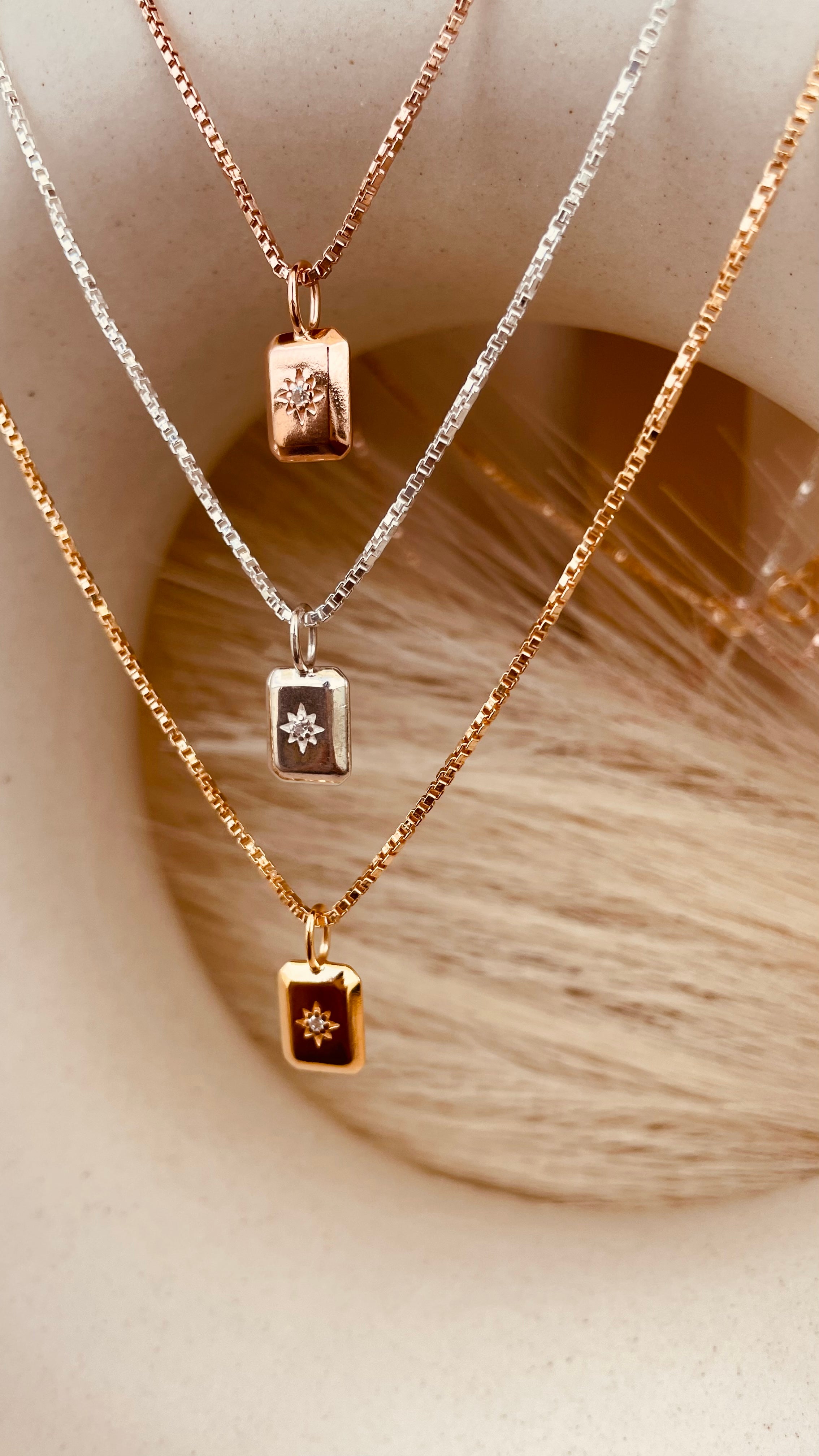 Dainty North Star Necklace with Box Chain - Octonov 