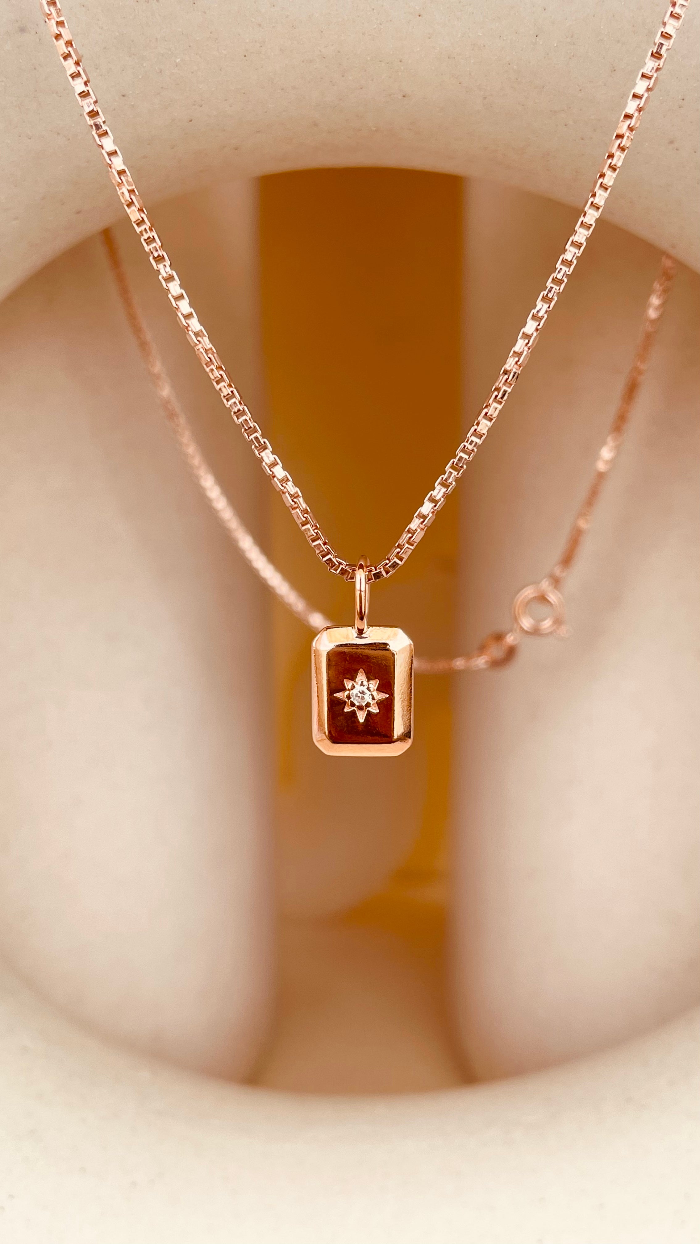 Dainty North Star Necklace with Box Chain - Octonov 